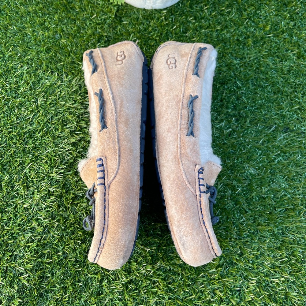 UGG🍂🍁Mocassins slip on Slippers Womens size 5 - Picture 6 of 7